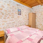 House Stone Curlew 2 Lisane Tinjske
