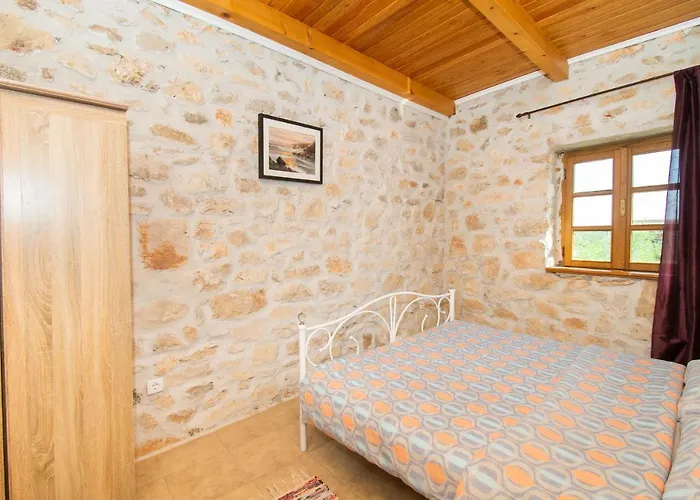 House Stone Curlew 2 Casa vacanze Lisane Tinjske